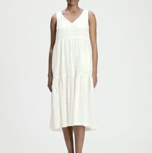 GAP V neck tiered dress